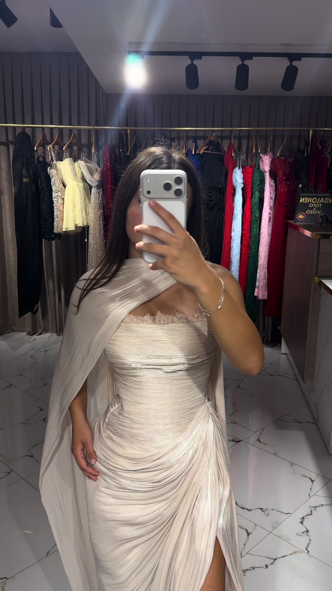 @Fustanemeqera_besa_xheni