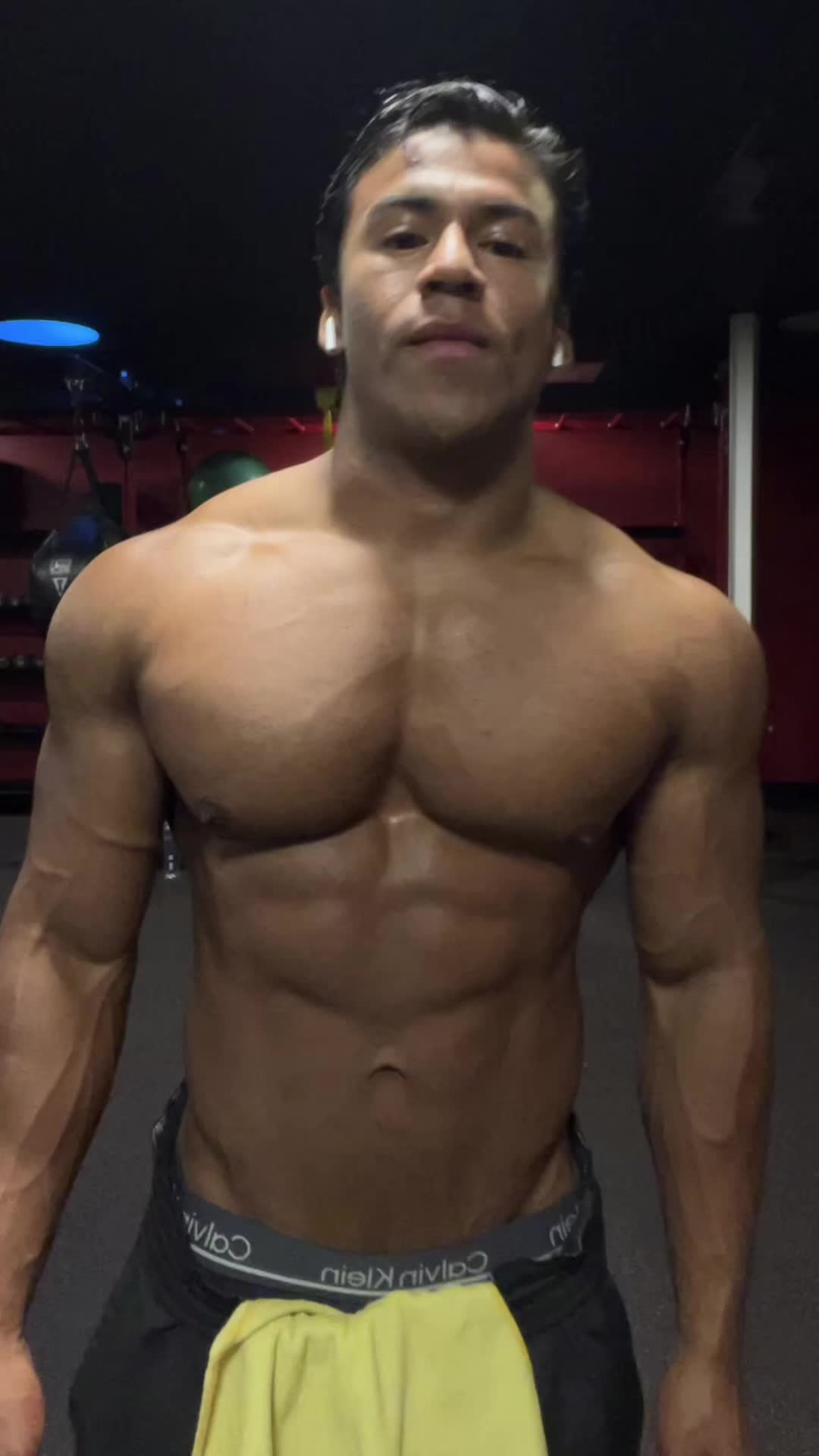 @damianiszn