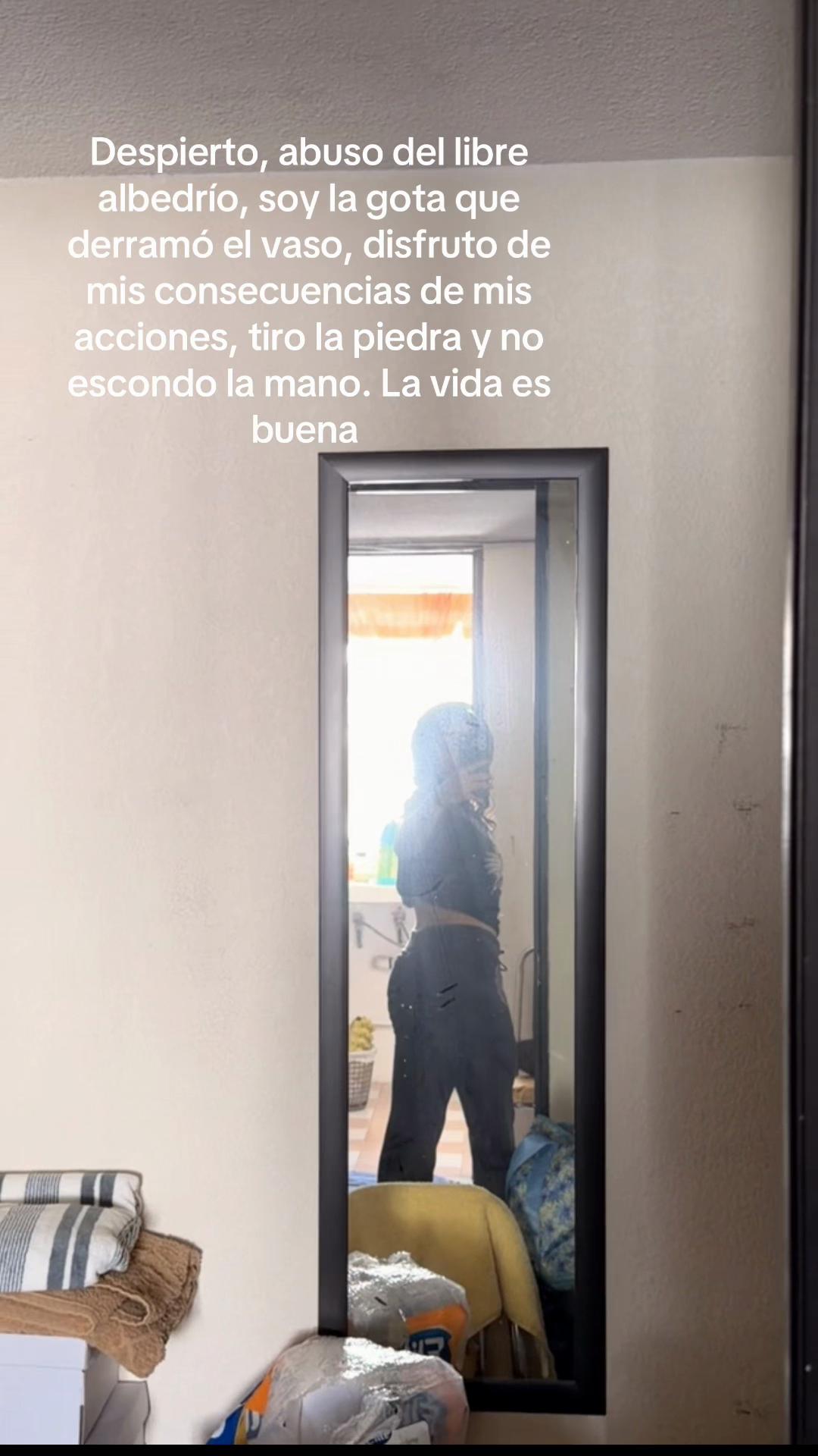 @Victoria Anah&iacute; Monro