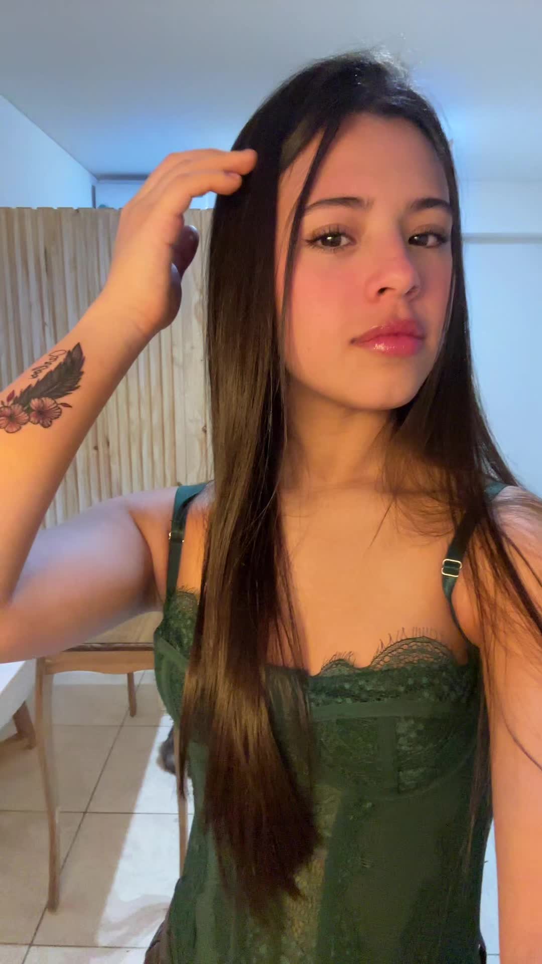 @briflores__