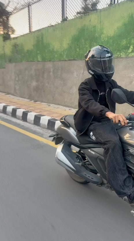@CHIRAYU🌩🏍️