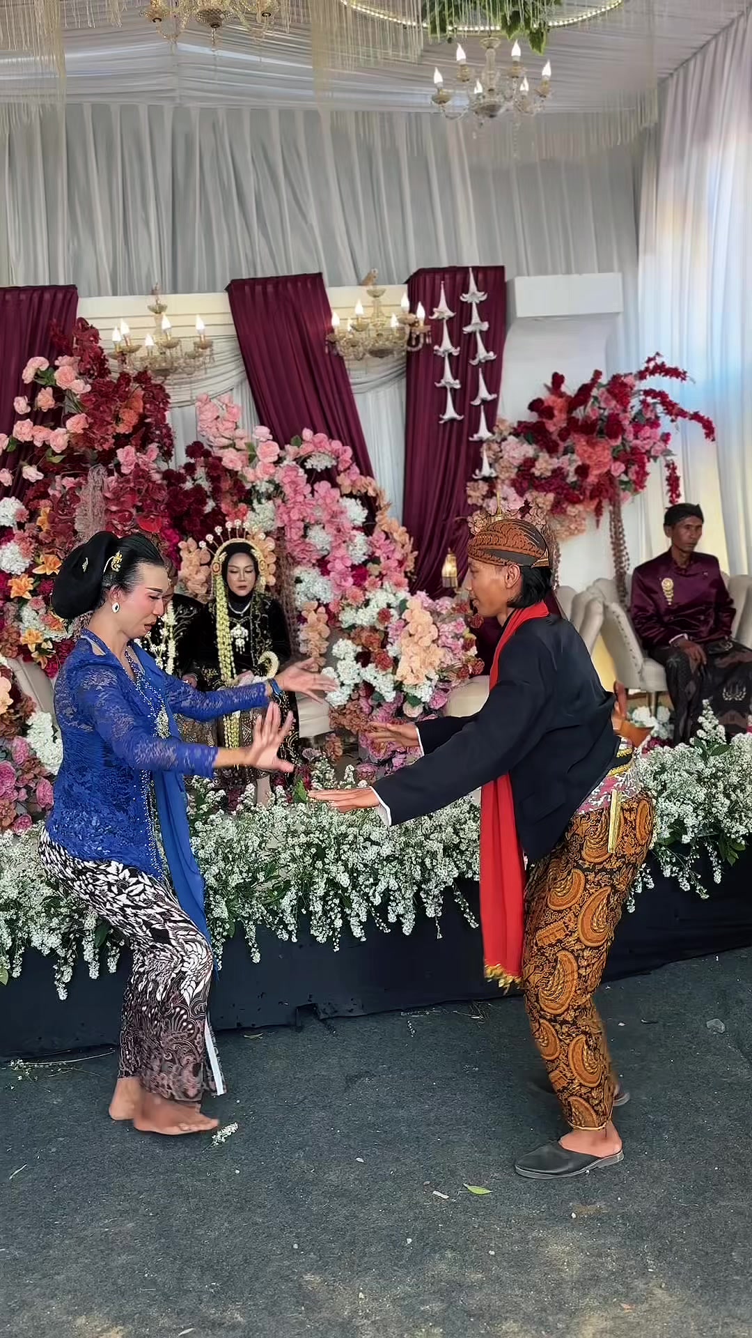 @Mbak Sari || Cucuk Lampah