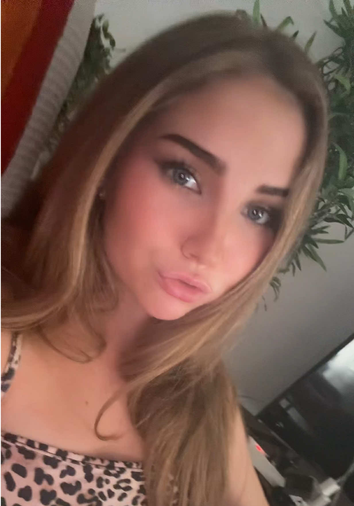 @lía
