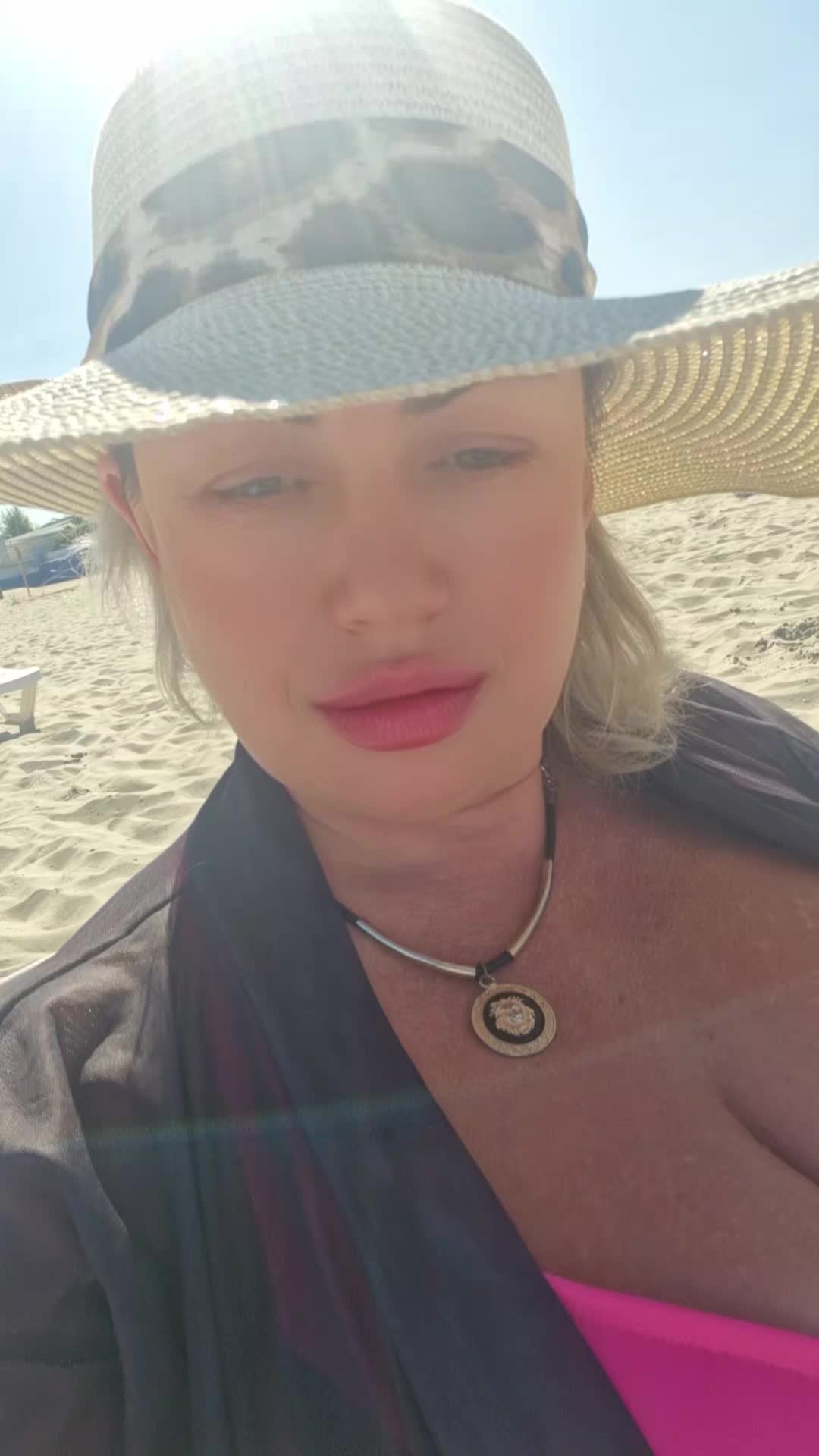 @Gorgeous woman💣