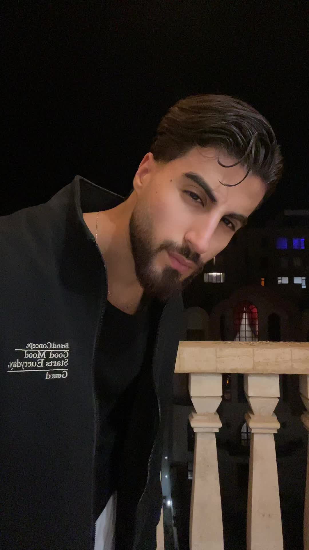 @Alighsmiii
