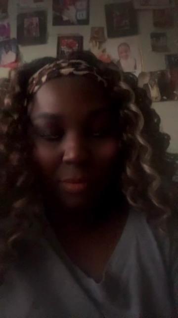 @Queenquana:Wig Influencer