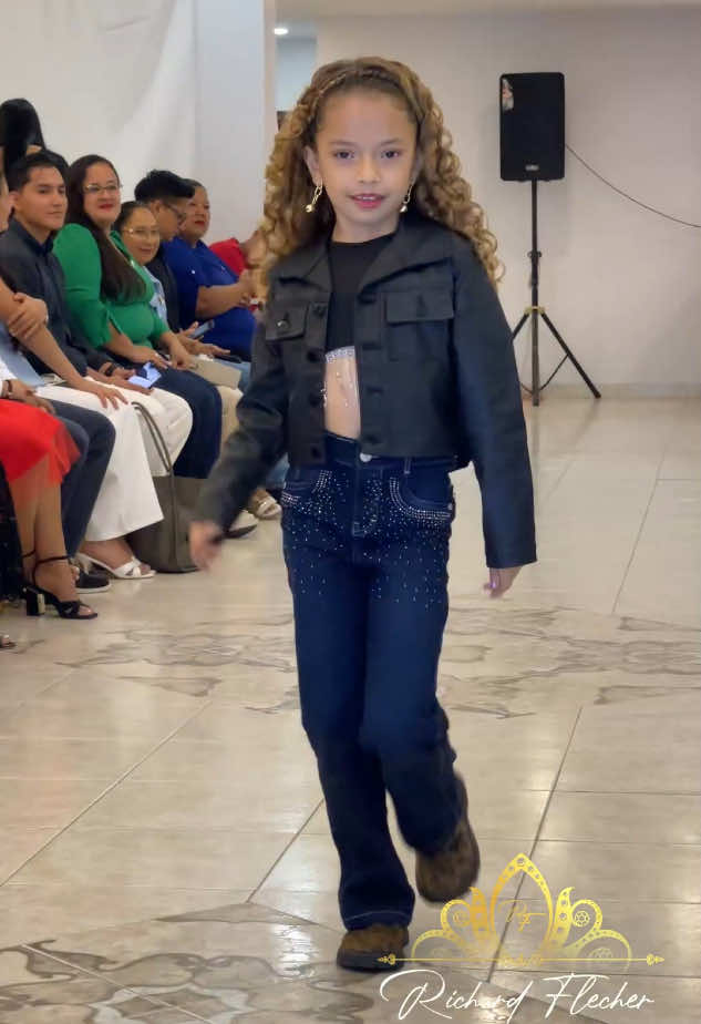 @RF Escuela De Misses 👑