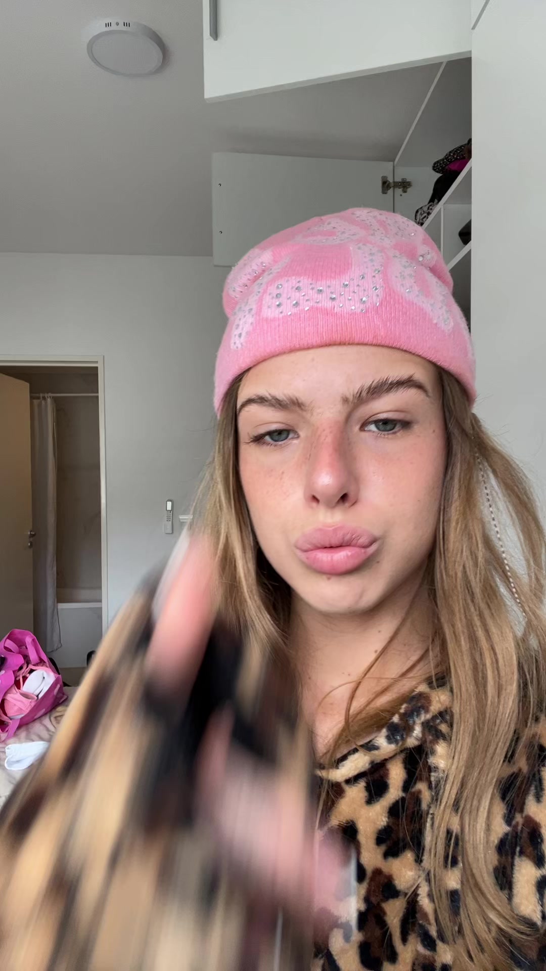 @Ana