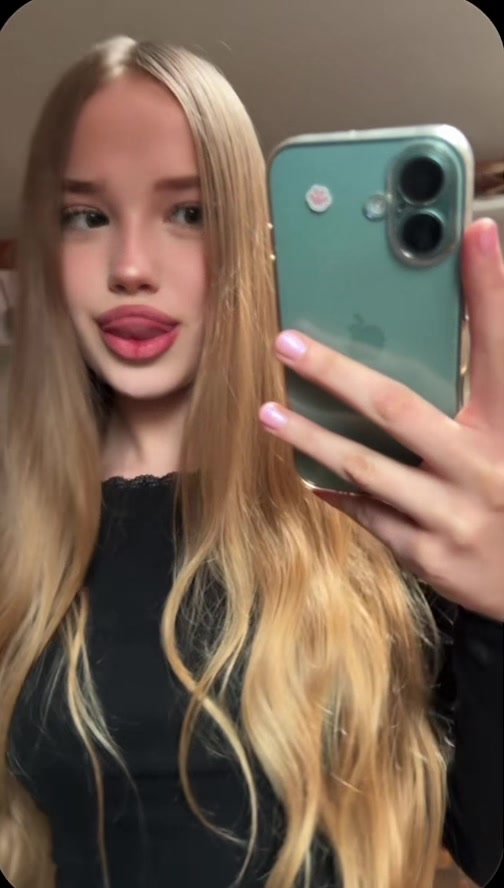 @HeavenlyBlonde