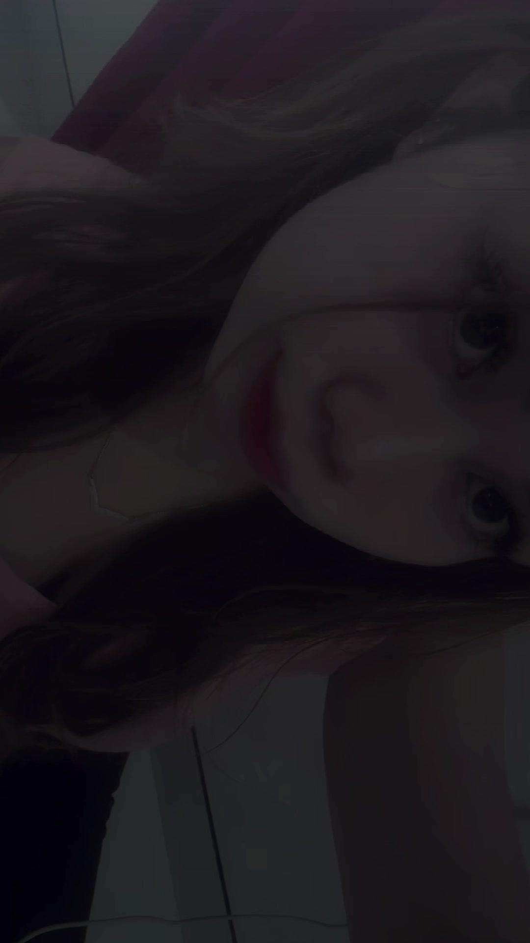 @Adeliskaaa.