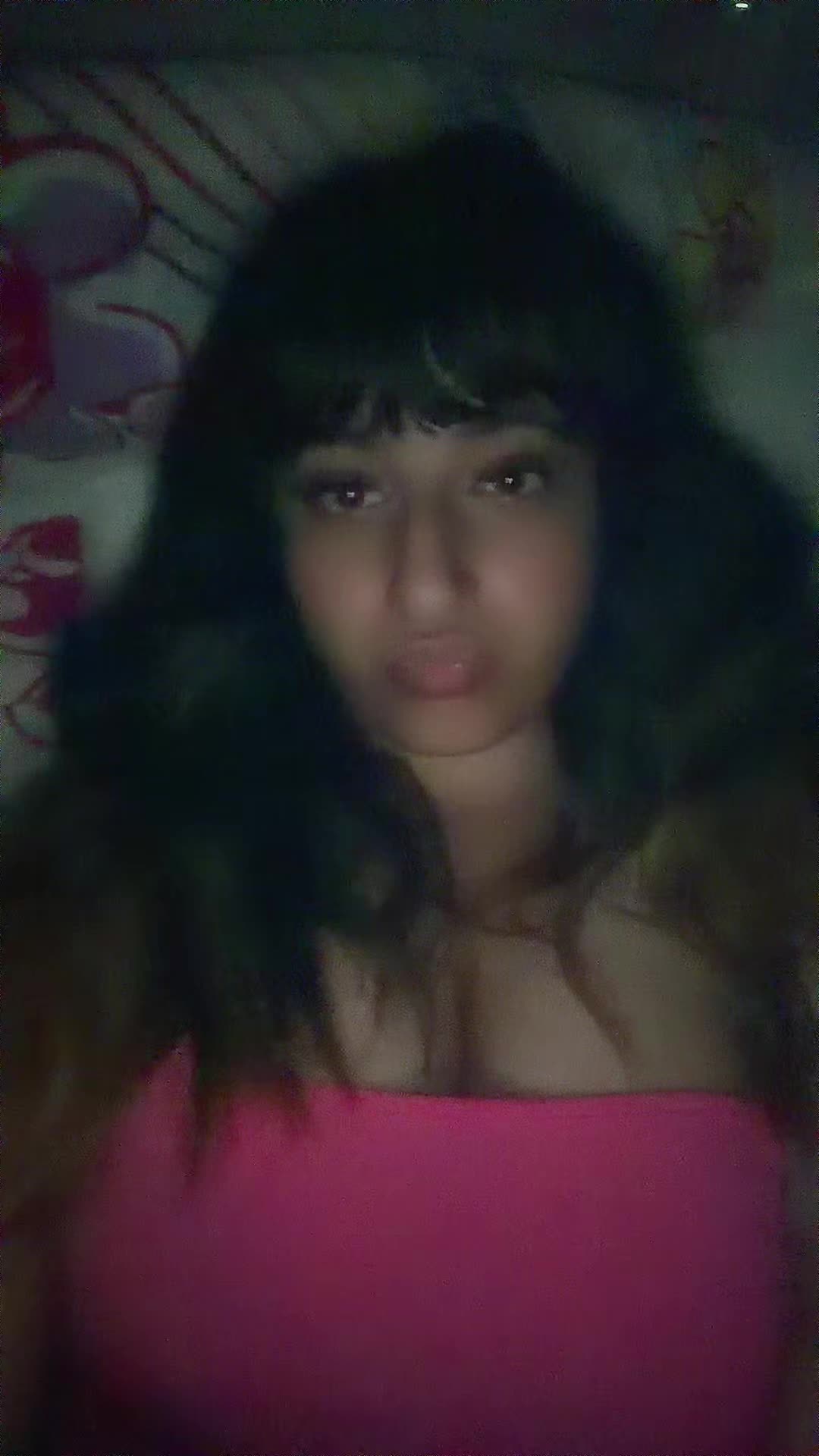 @sarahnextdoorgirl:)