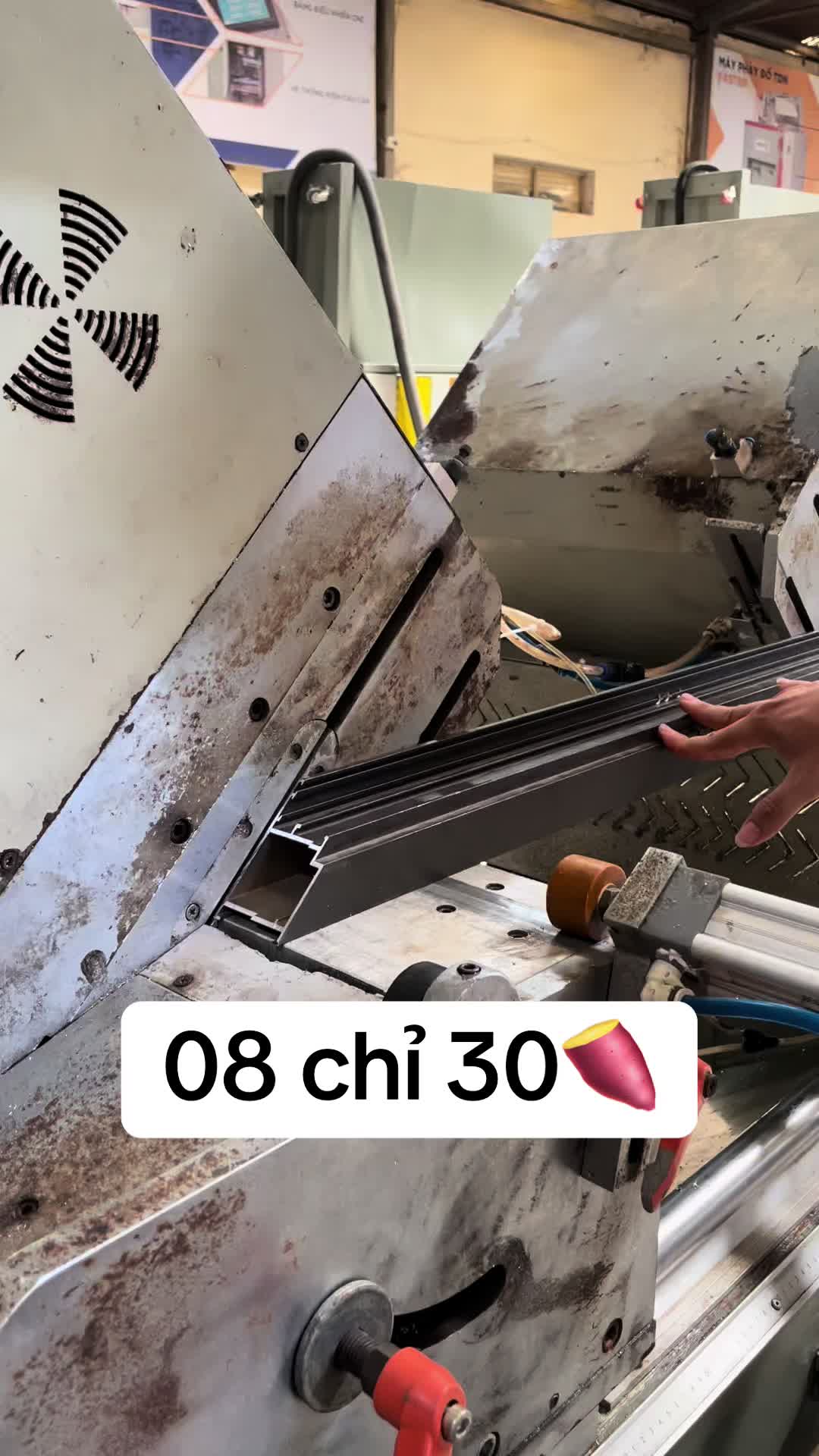 @Khu Máy Cắt Nhôm