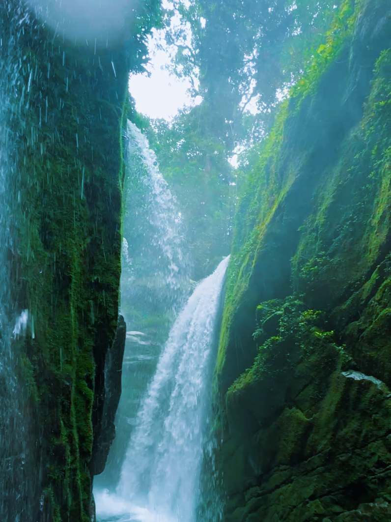 @nomadic.travelers
