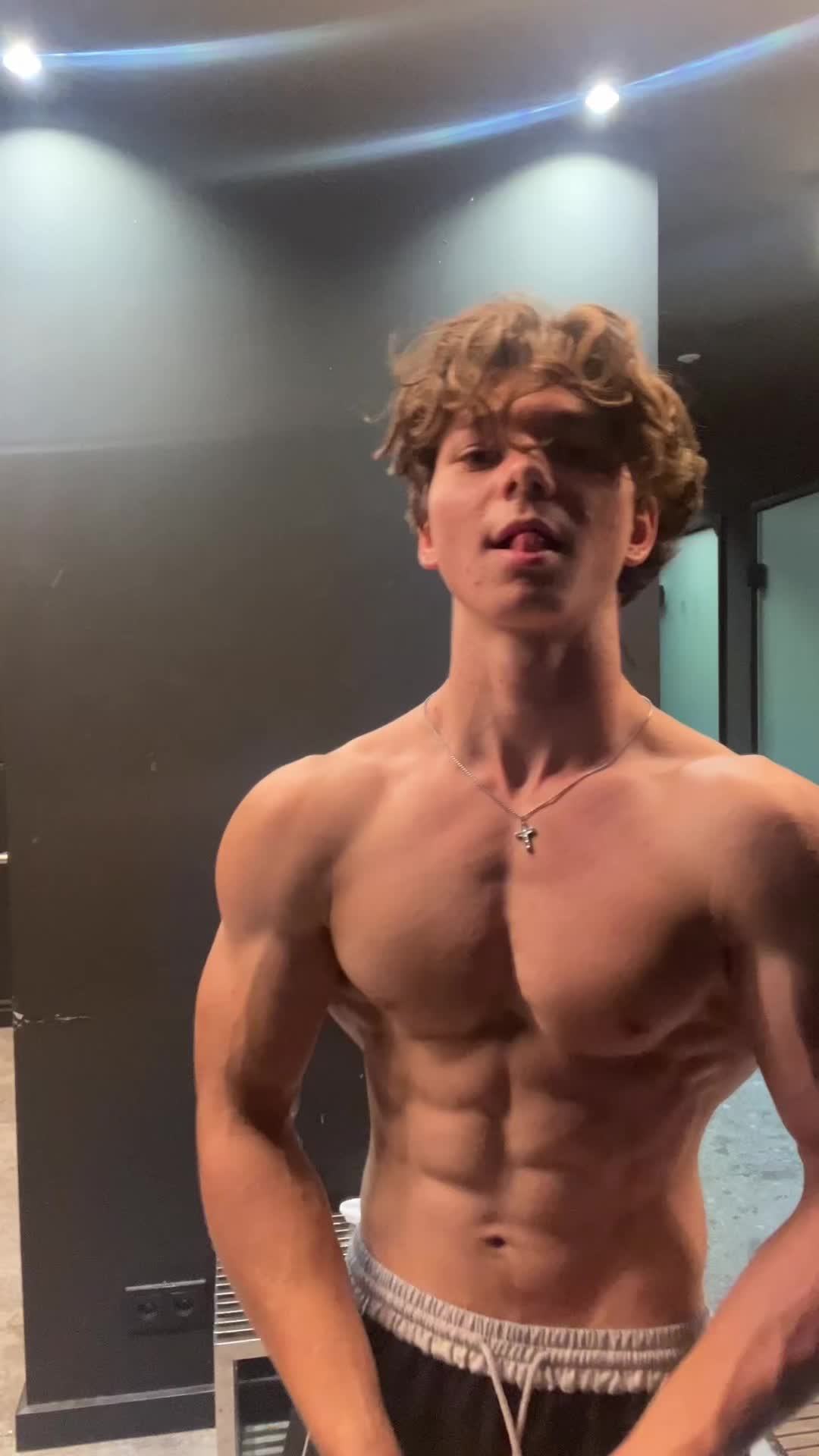 @Y4nNetics