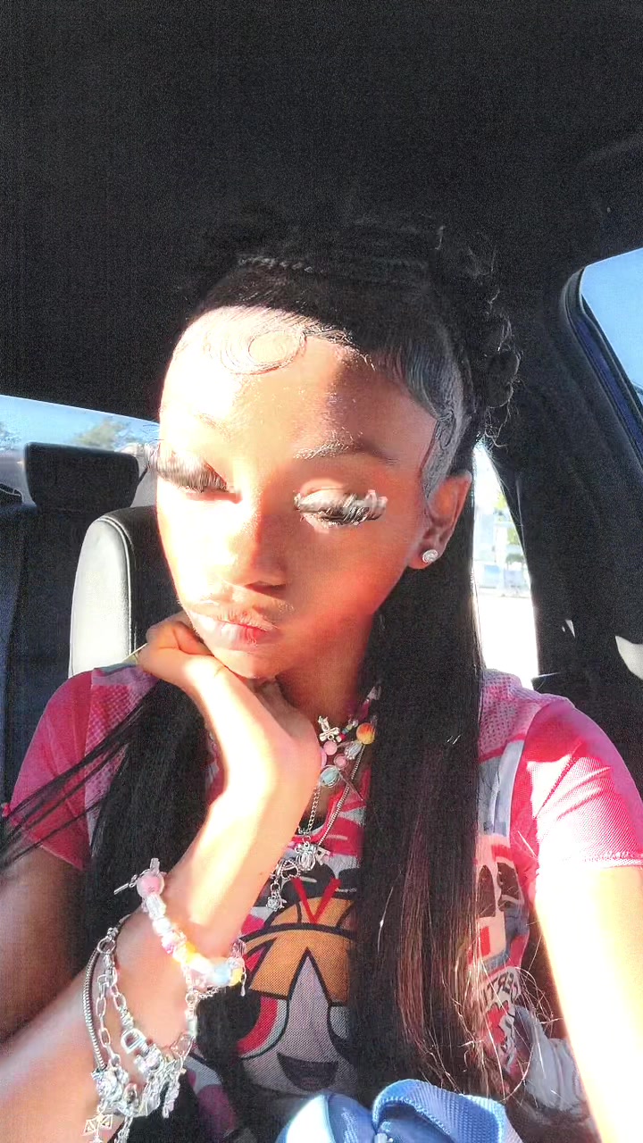 @doll .