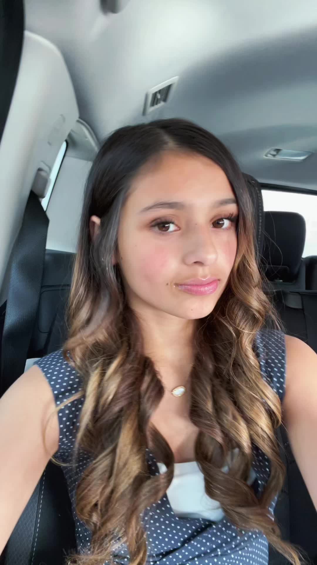 @ayvuh