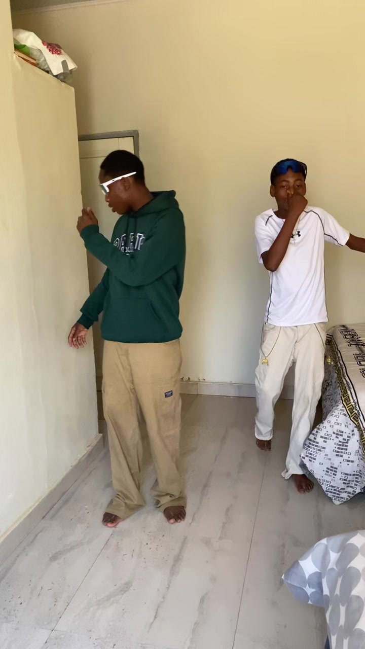 @Nkhosi_