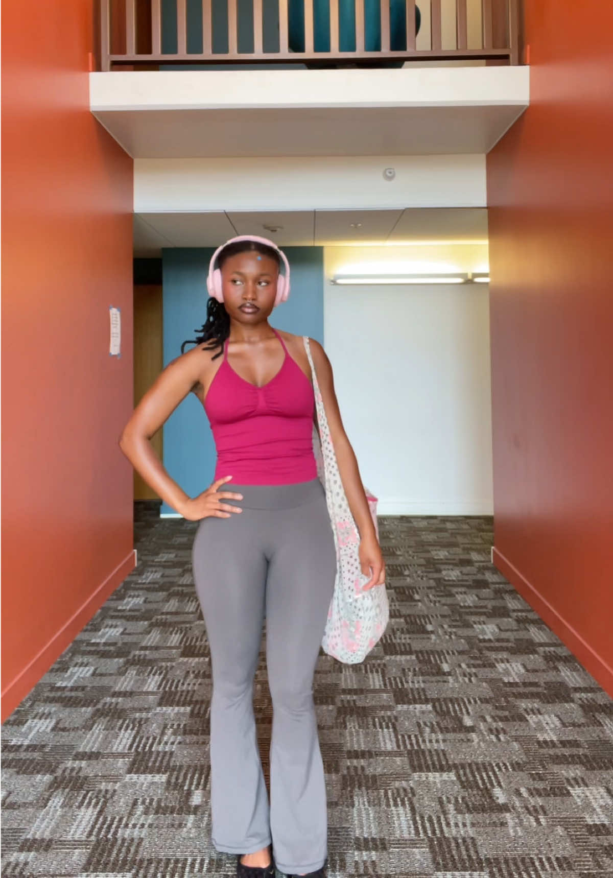 @tallhotmom.com