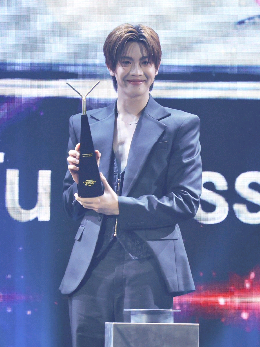 @𝐷𝓃𝓂𝒾𝑒𝓇𝒯𝒻𝑜_૮₍ ˃ ⤙ ˂ ₎ა
