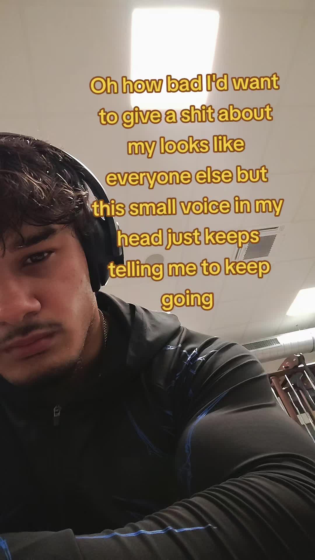 @János