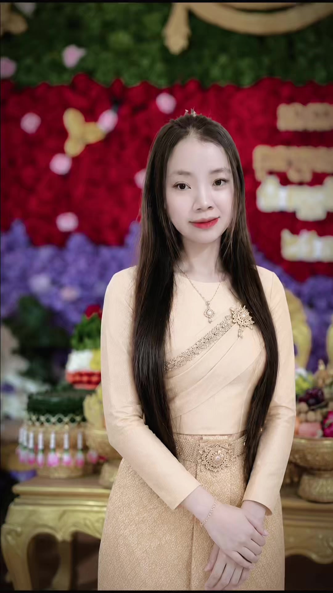 @RY-រី >.<