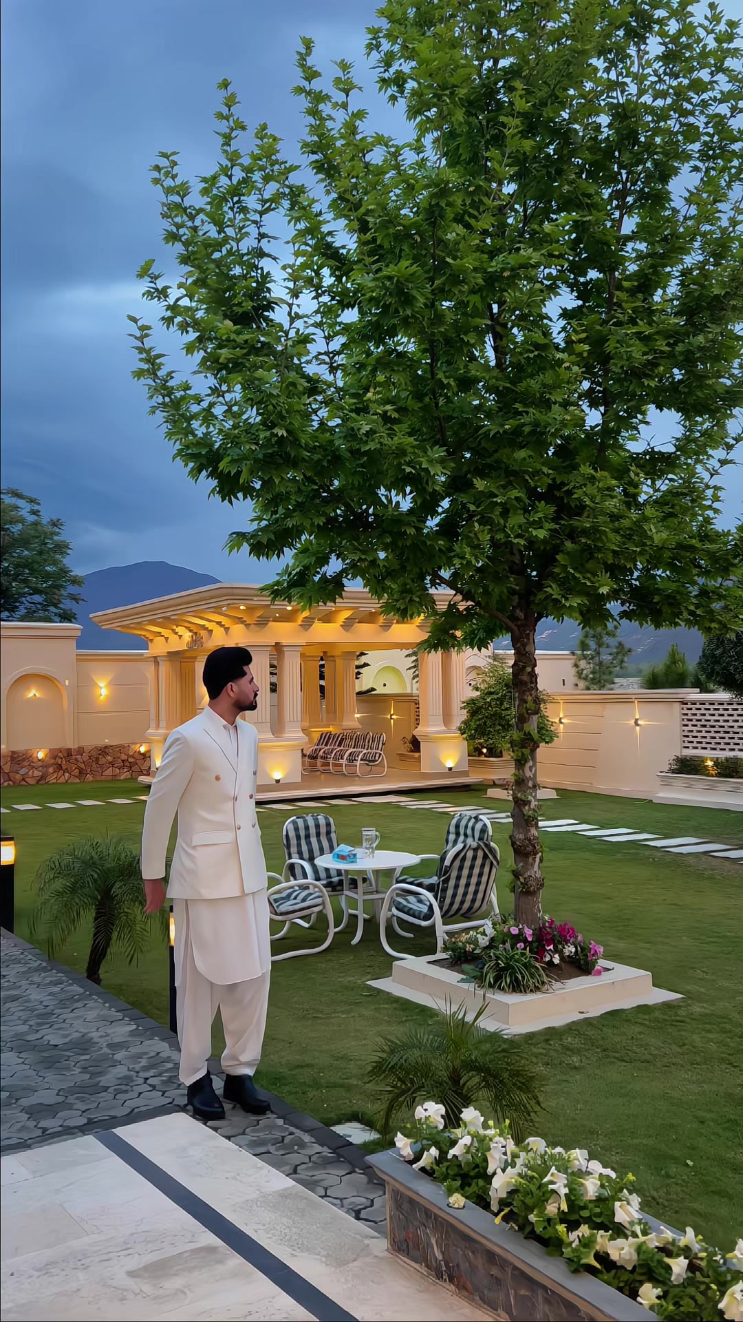 @Elyas Ghanizai