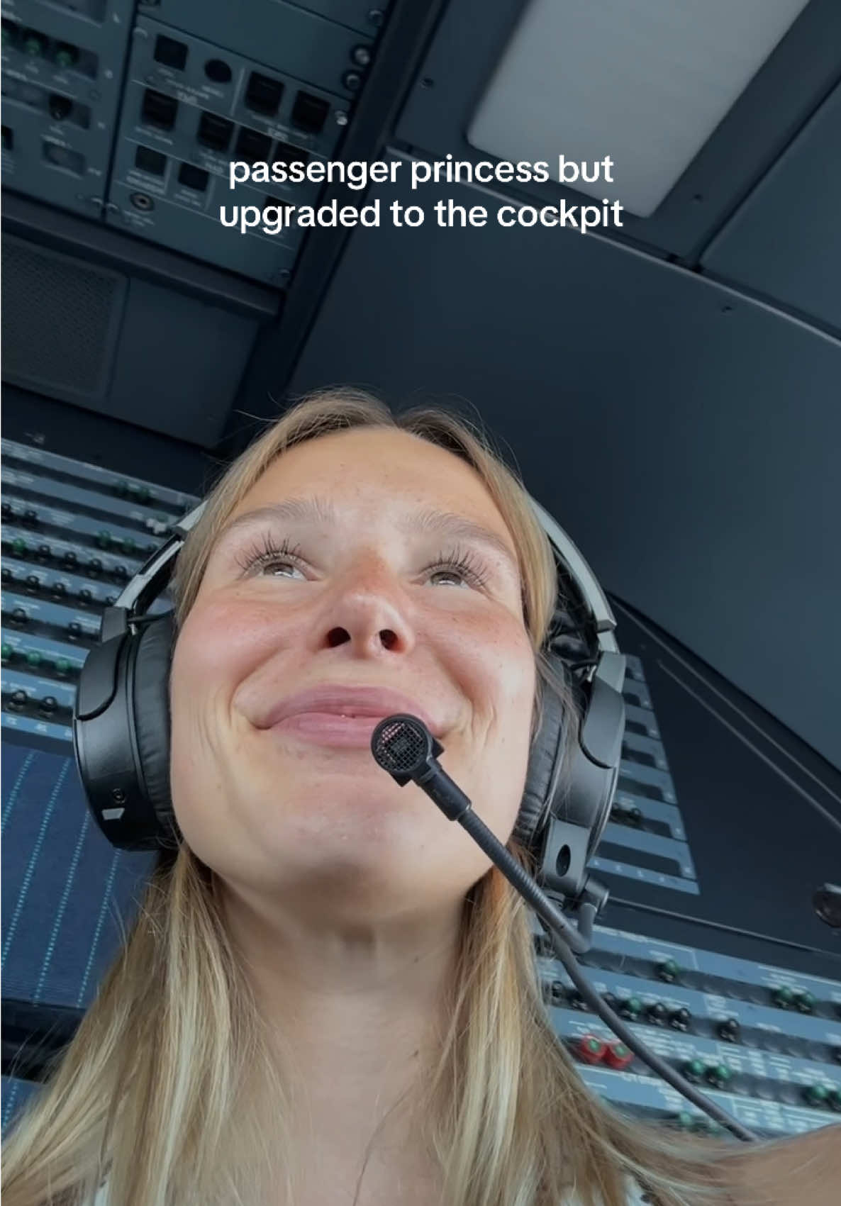 @Lilly | Flight Attendant 💌