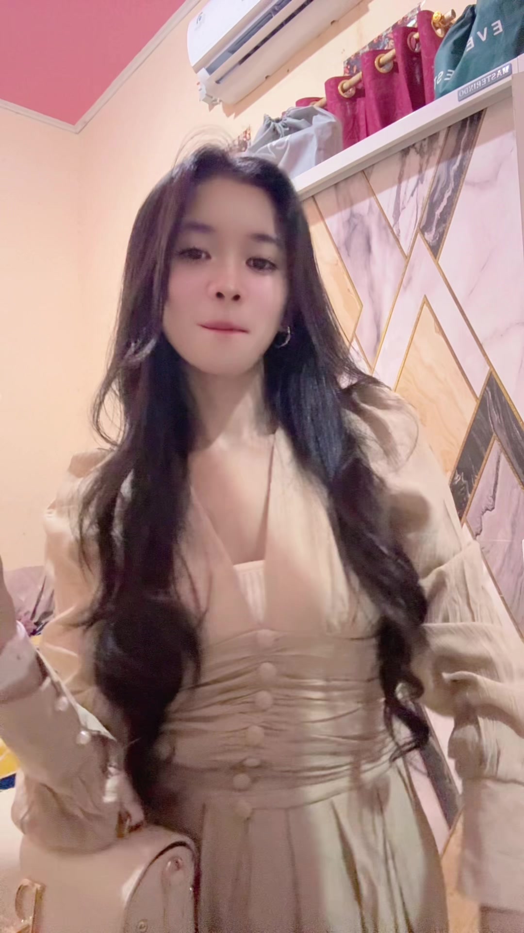 @dewi.saerang