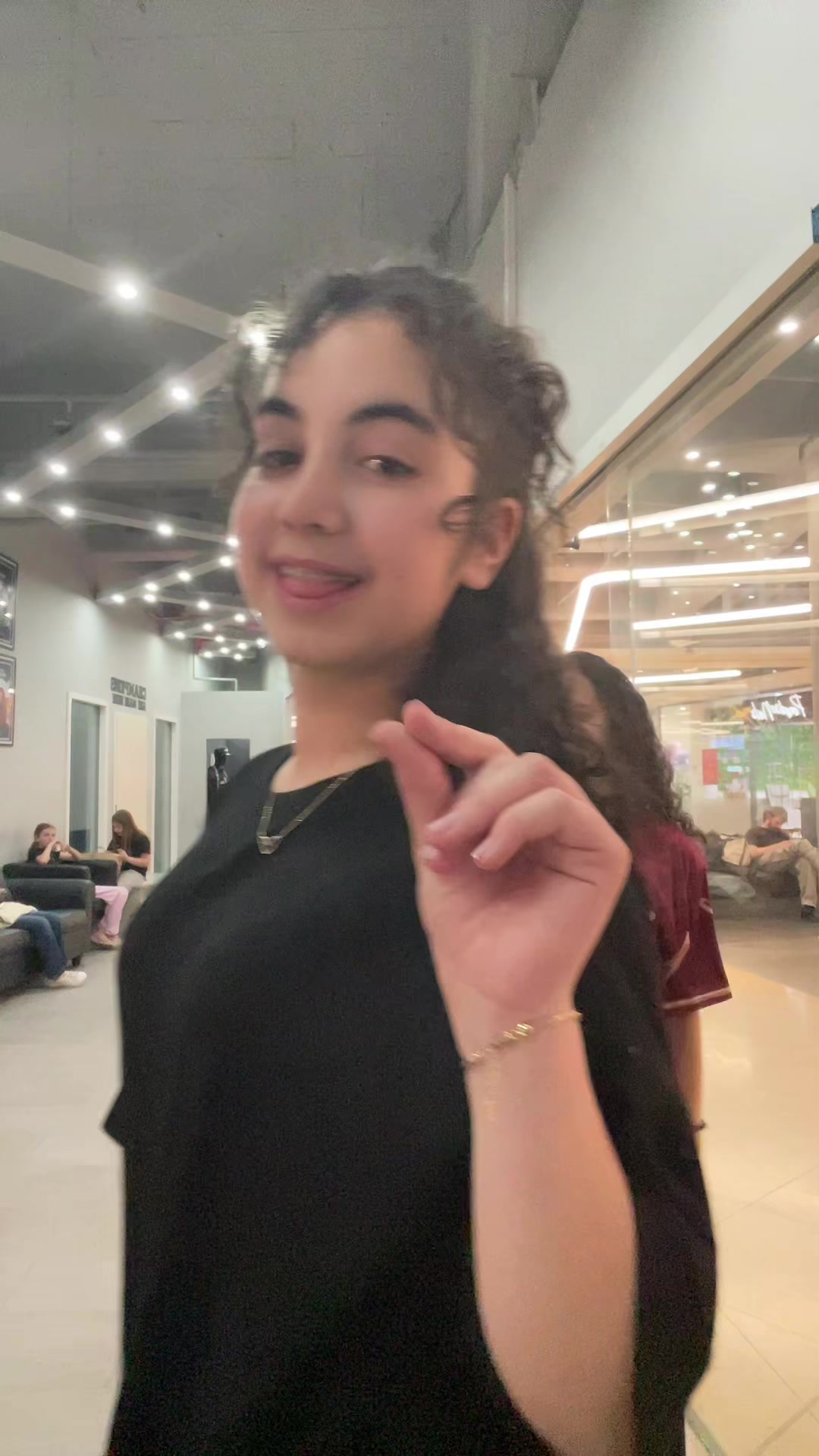 @Nisa_Kyf