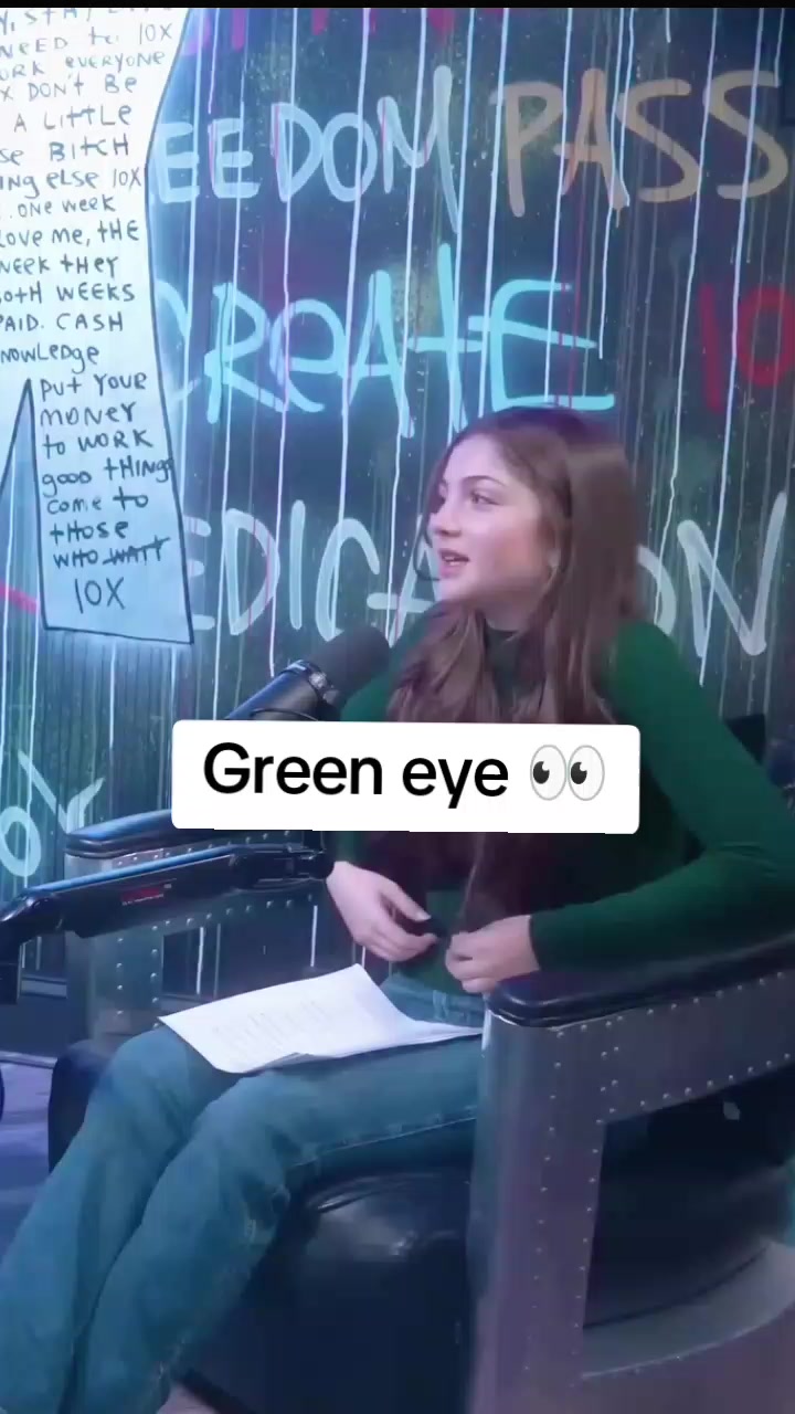 @Green eye 👀