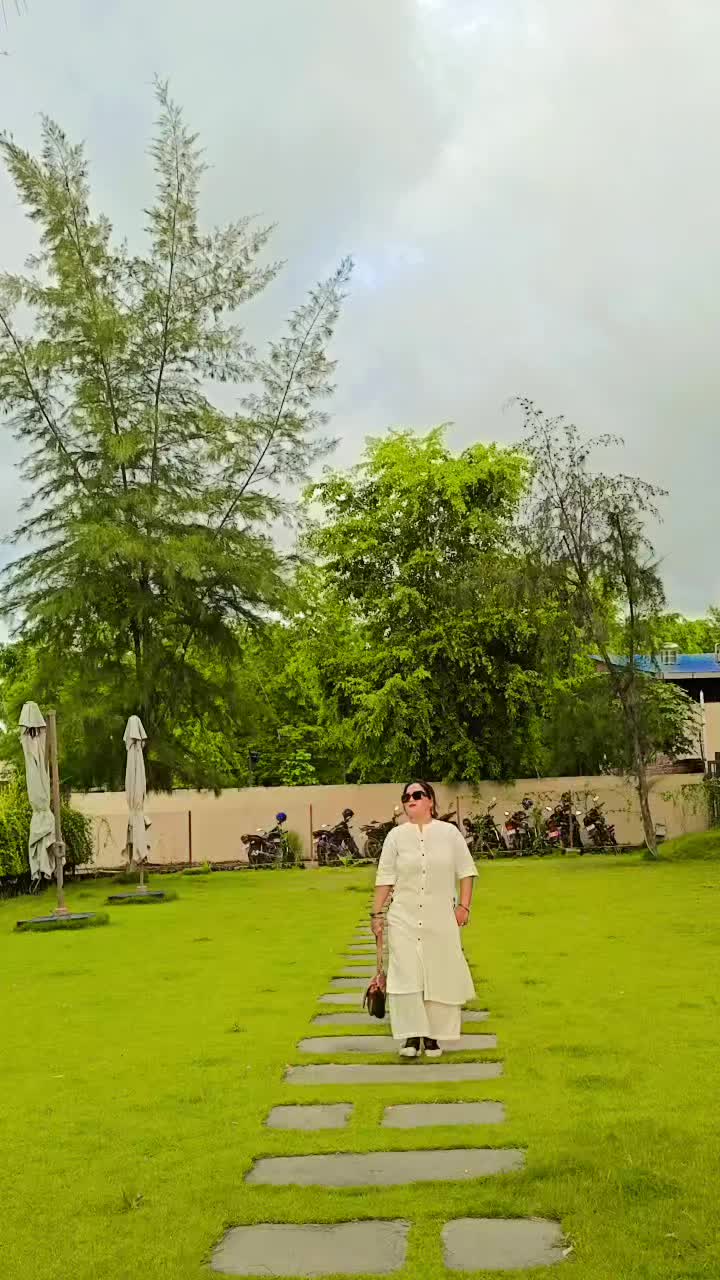 @saru gurung