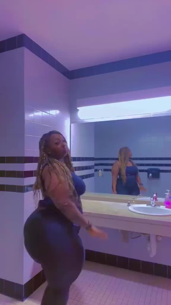 @ThickGalNia 😜