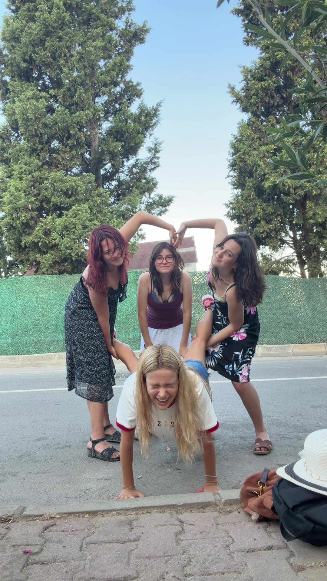 @Melacıkela
