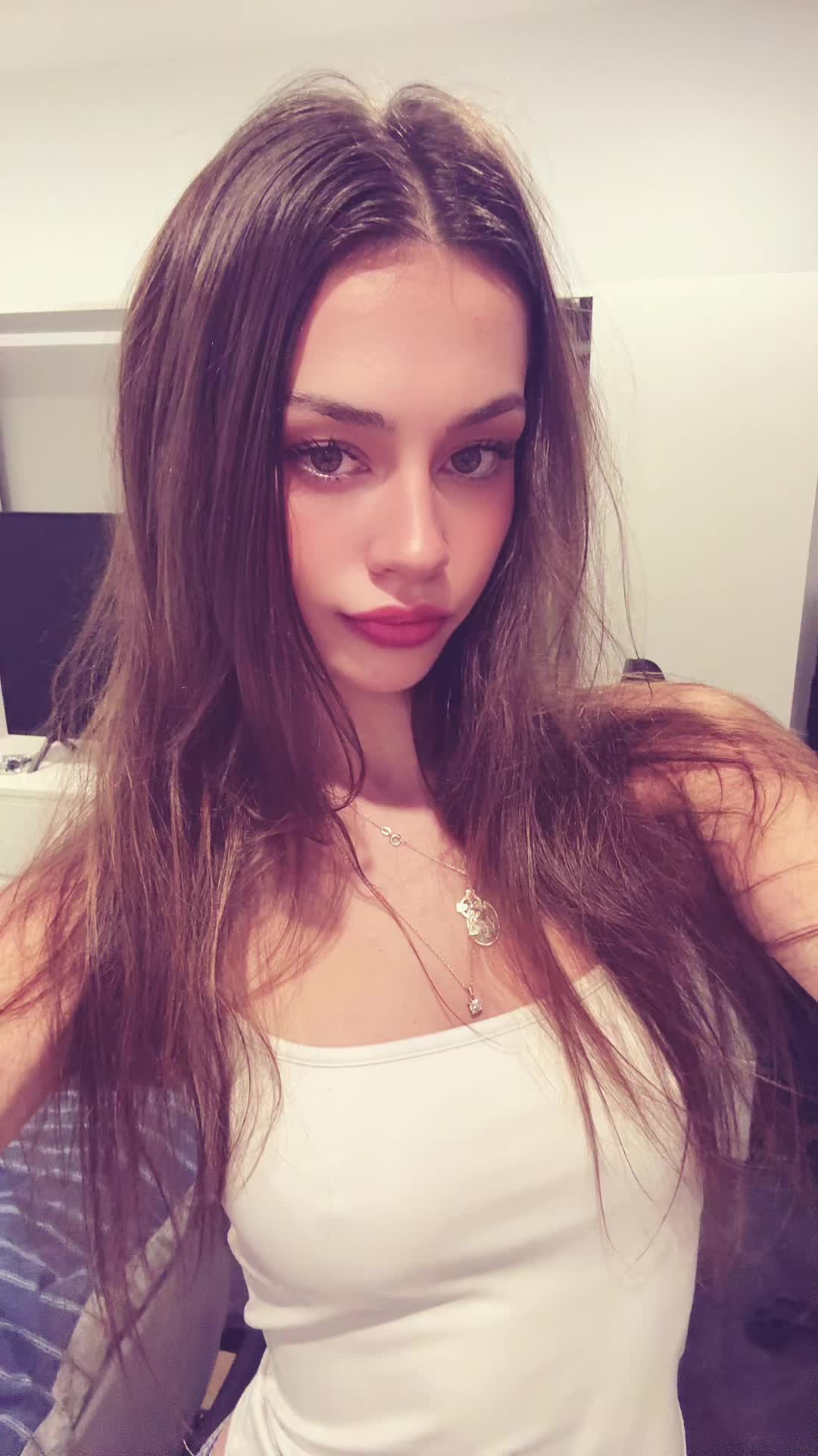@Bella