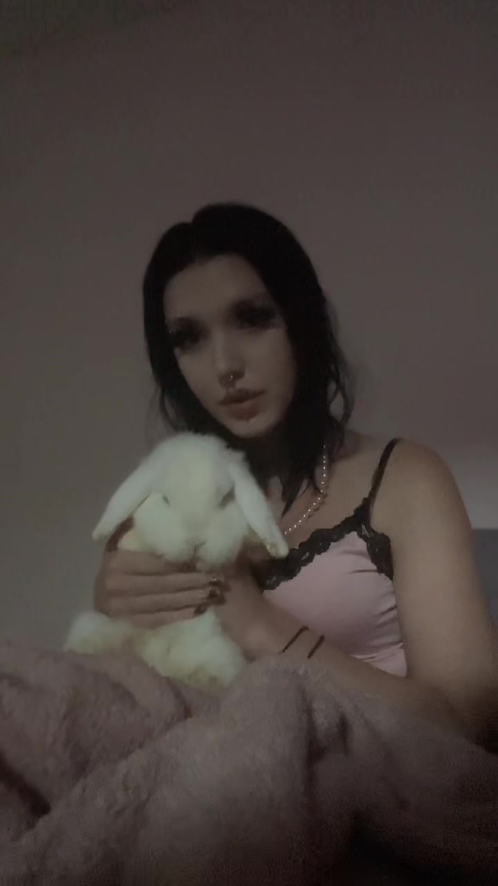 @Gothicloverdoll
