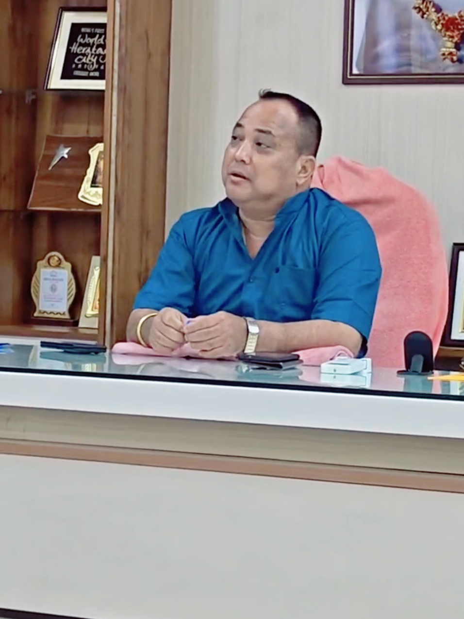 @Rajesh Man-the mayor of brj