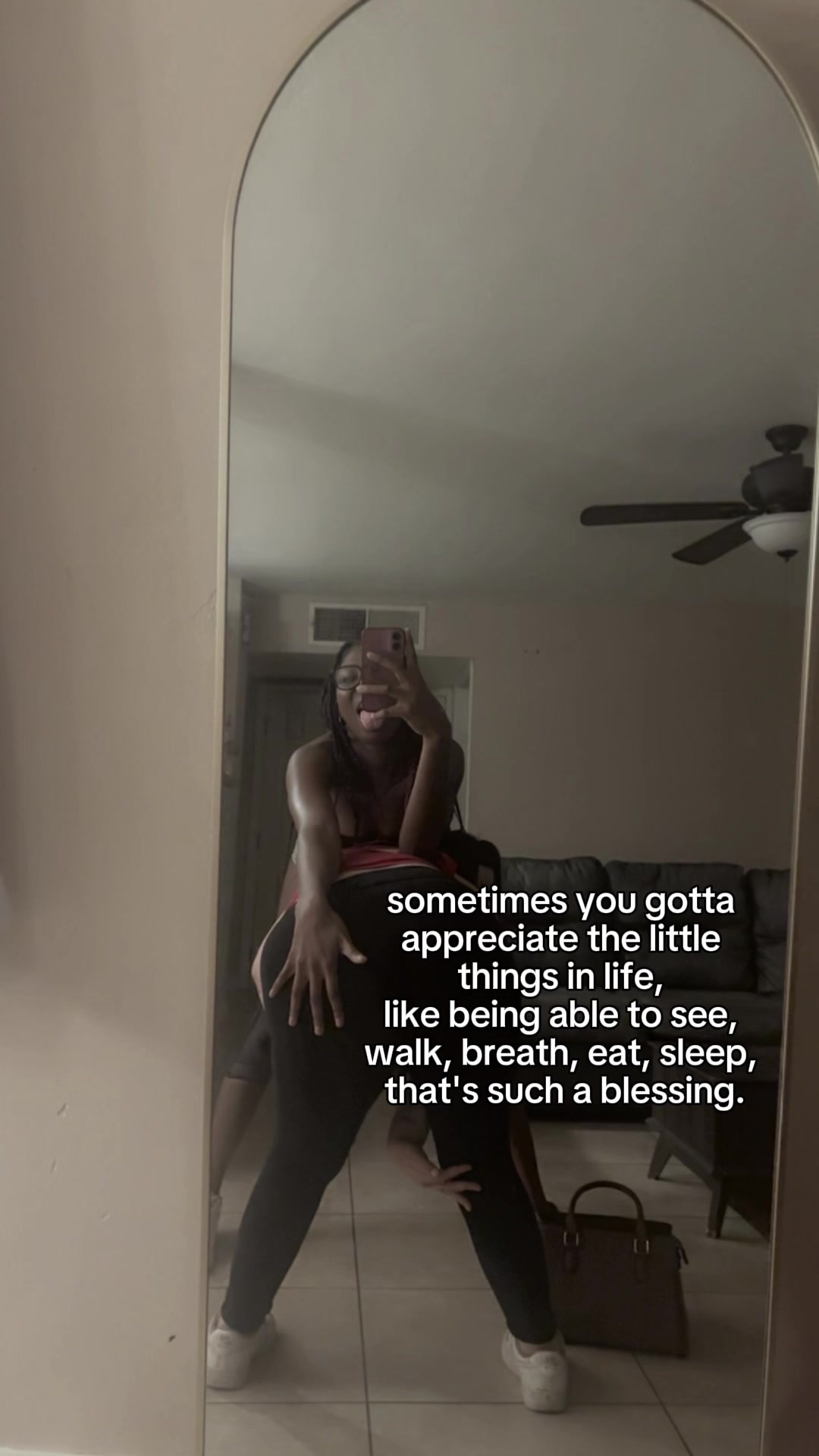 @Lil_Sad_girl2k2