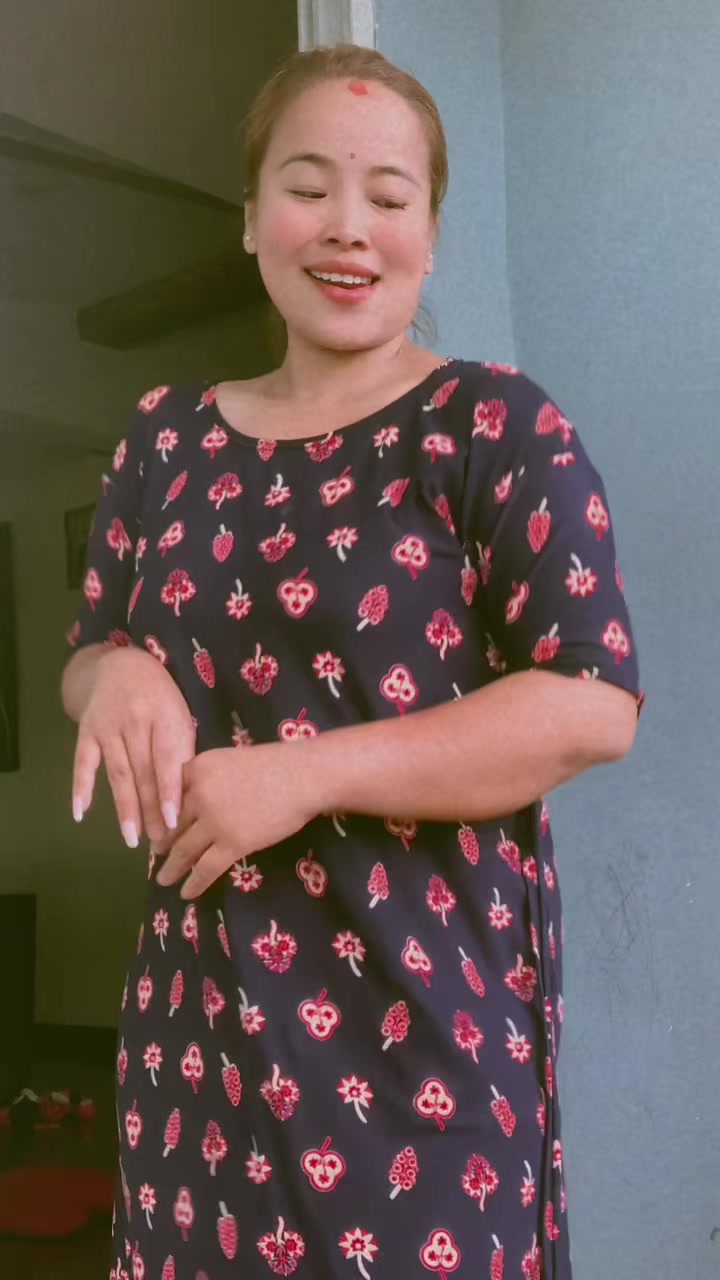 @हिनाशि गुरुङ्ग
