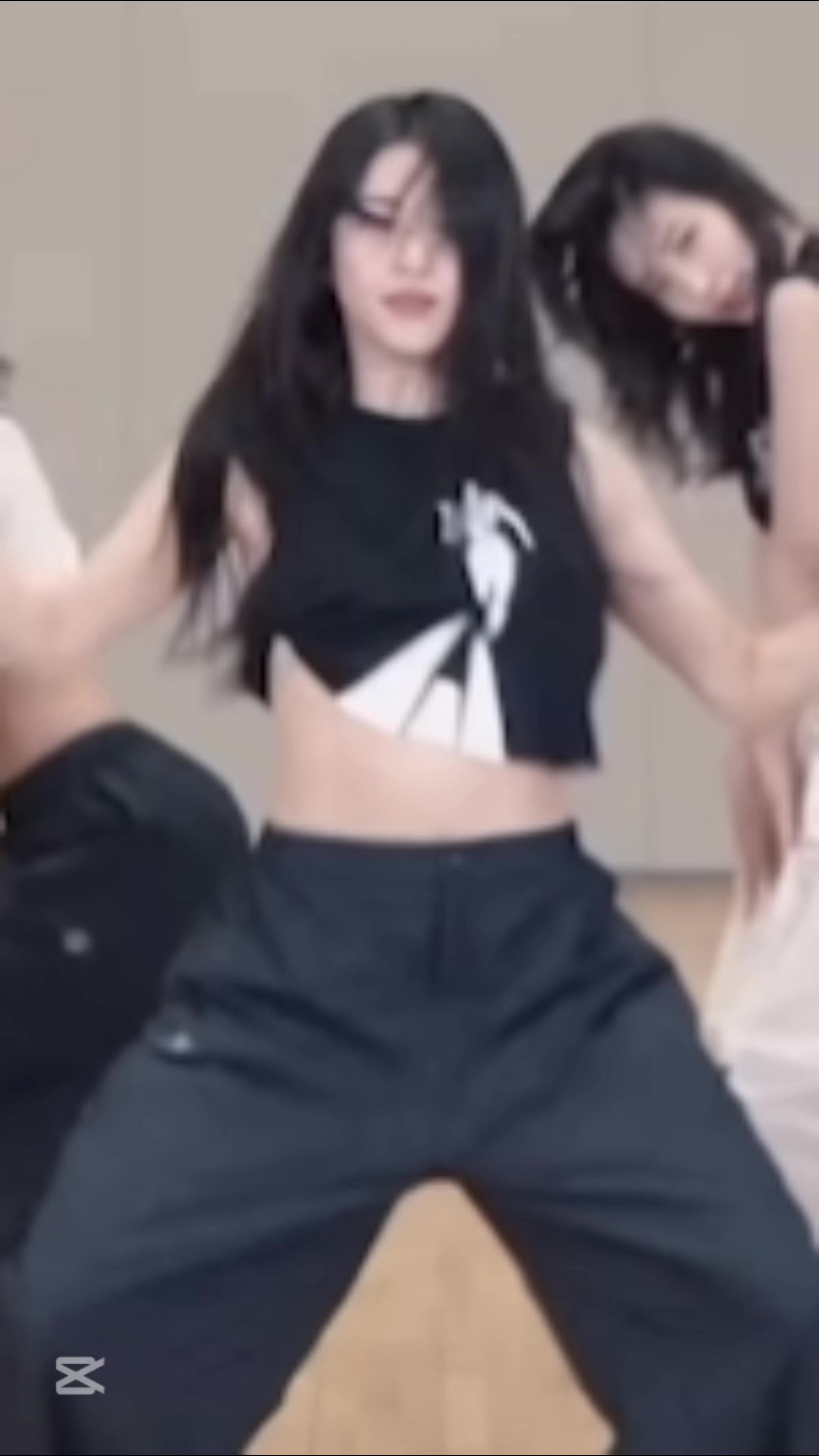 @、