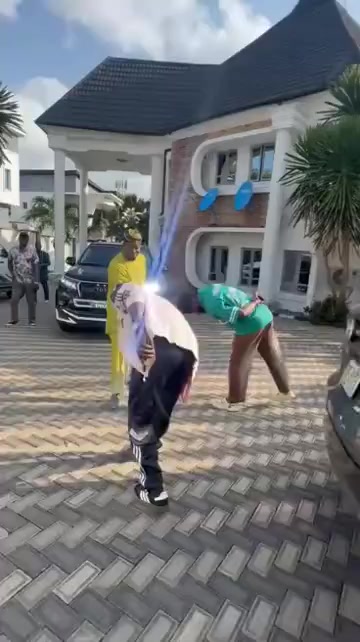 @Oriyomi Ayelowomo   01