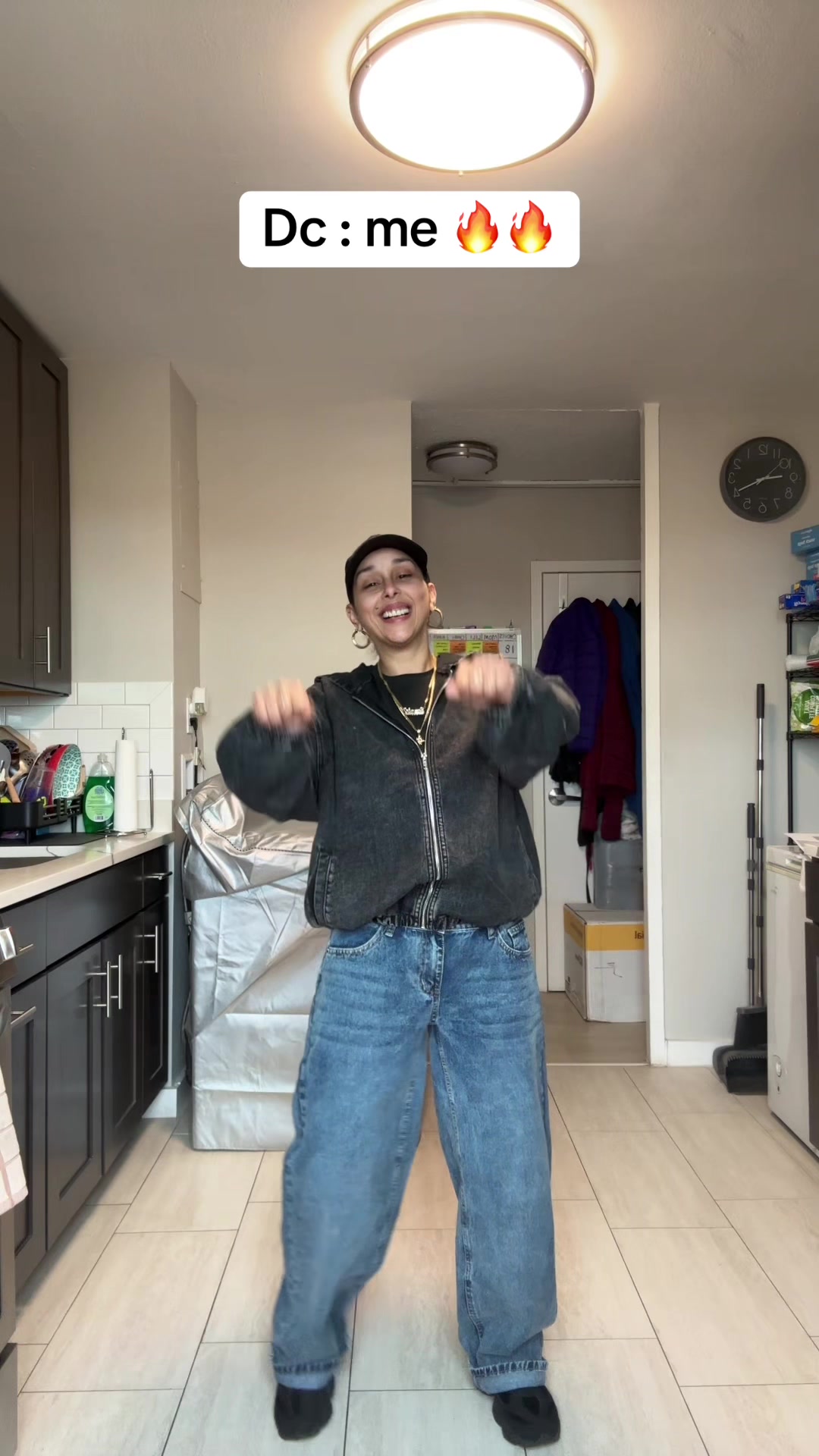 @momof4