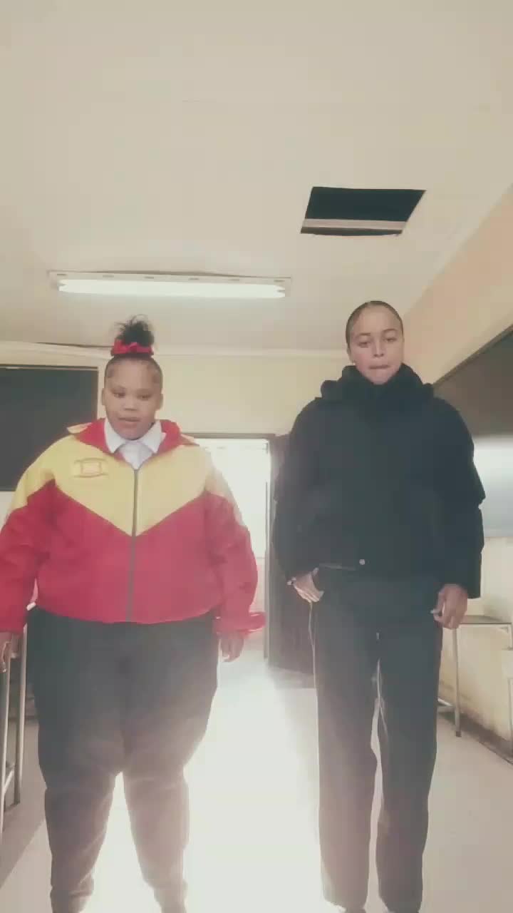 @KiraGirl 👅.