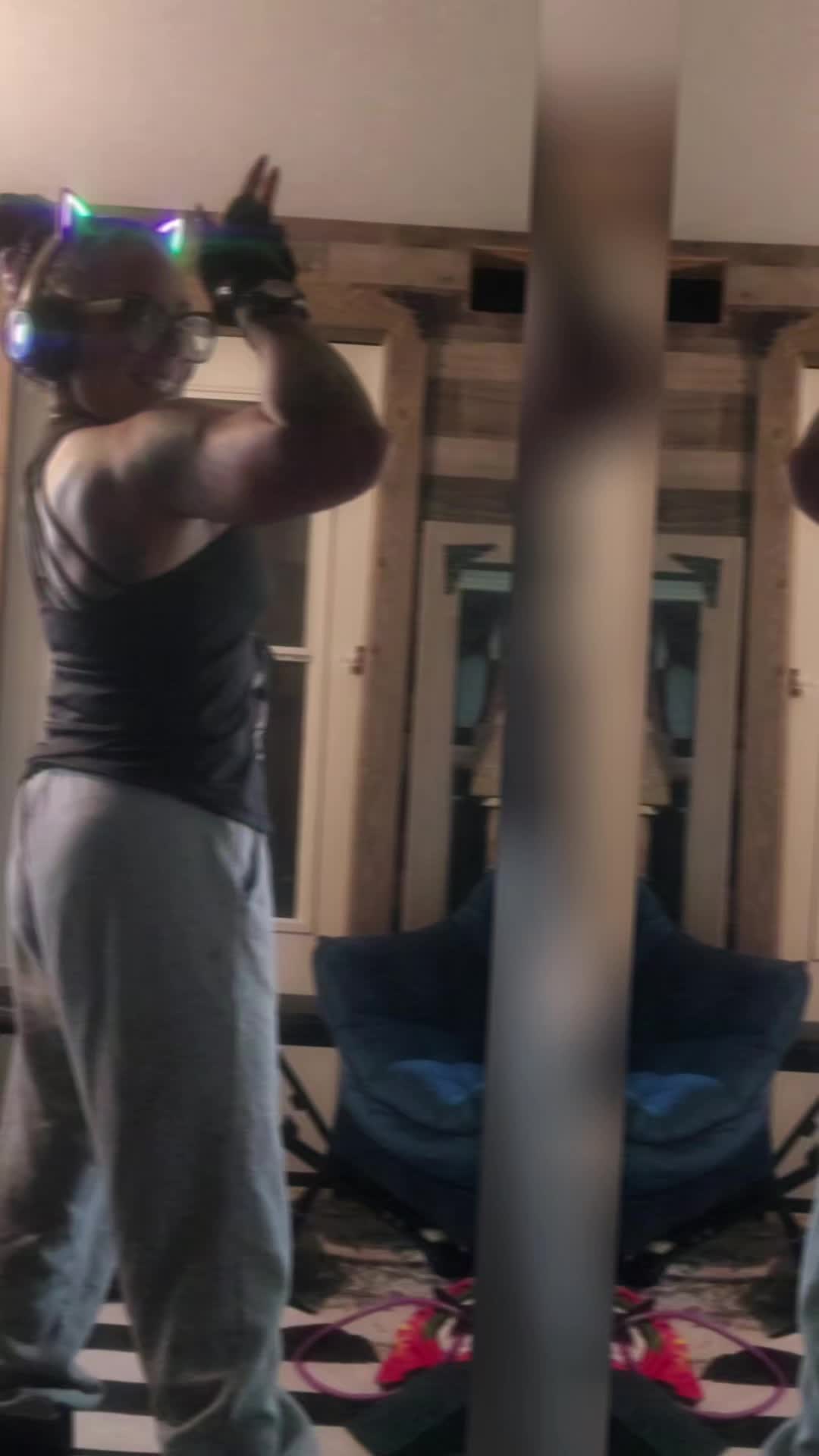 @Cyndi_Irie Fit