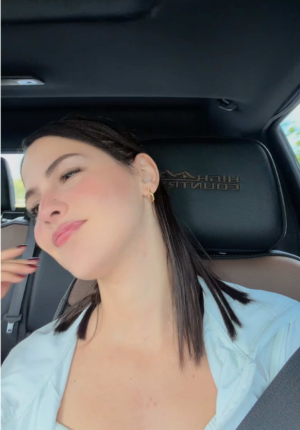 @laurincon95