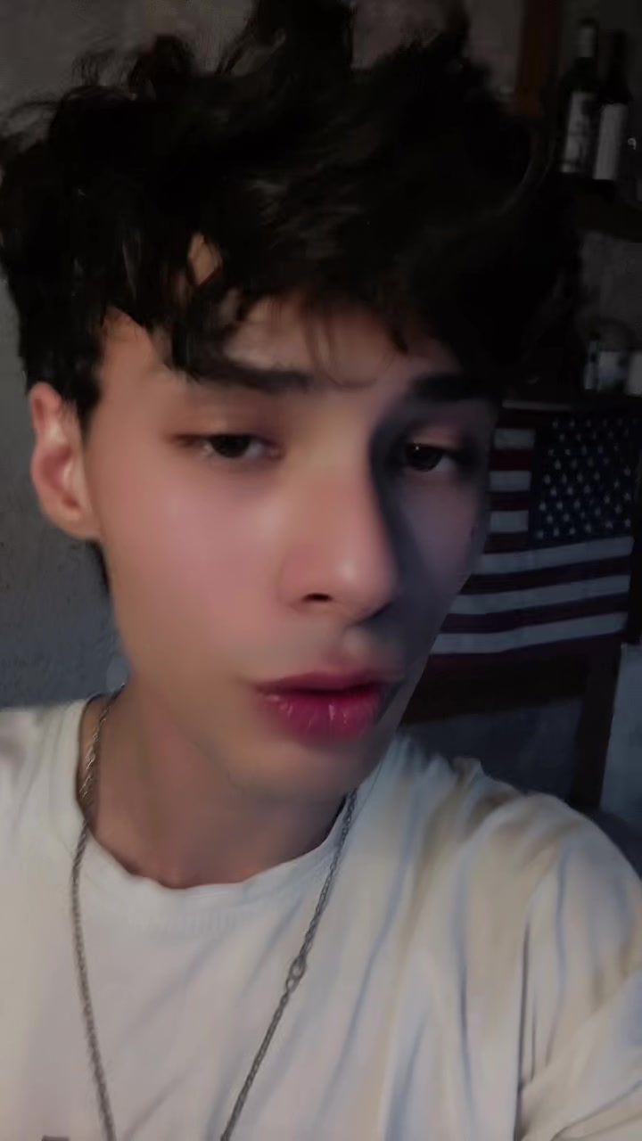 @LAYNPIT!
