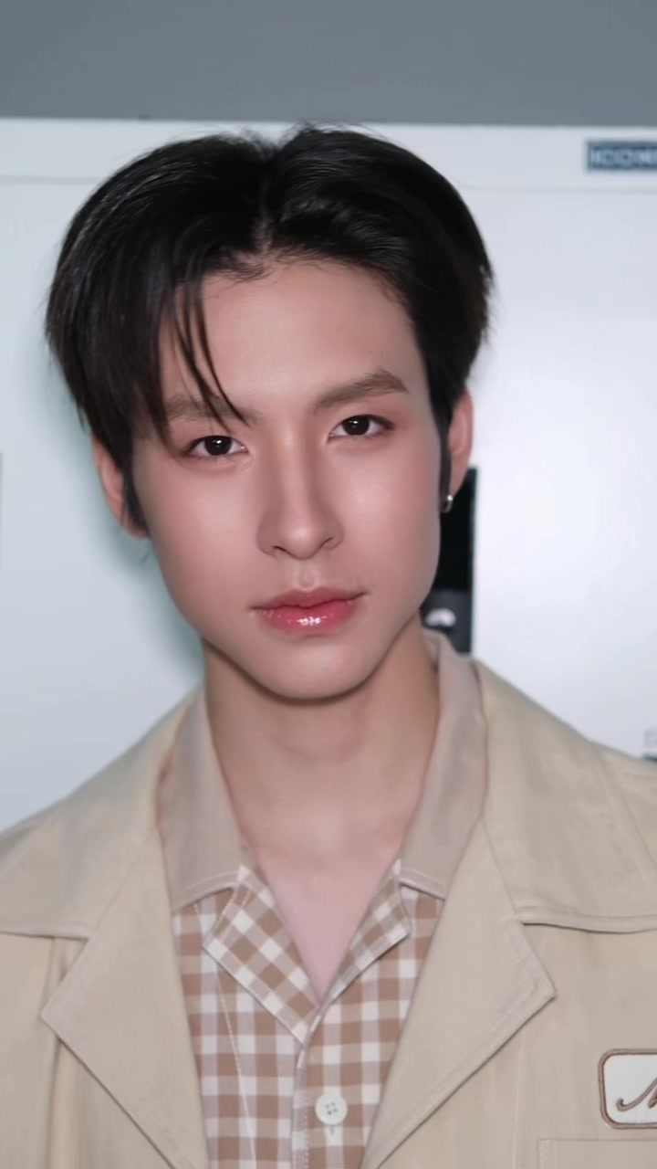 @ธันวาที่ชอบแต่งหน้า