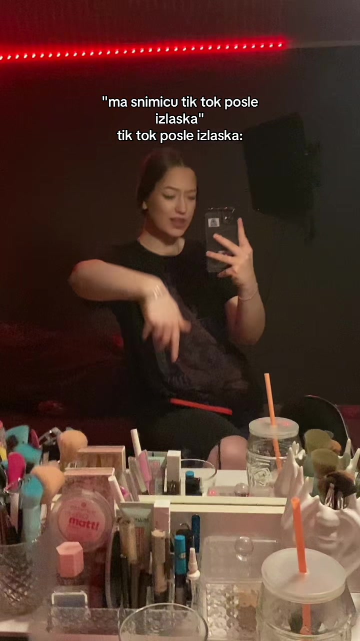 @𝓮𝓵𝓵𝓮🥀