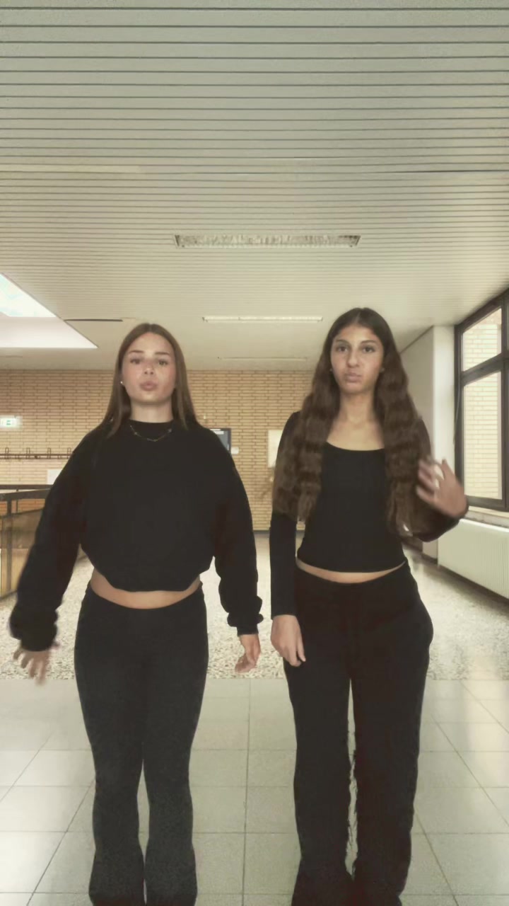 @👯&zwj;♀️
