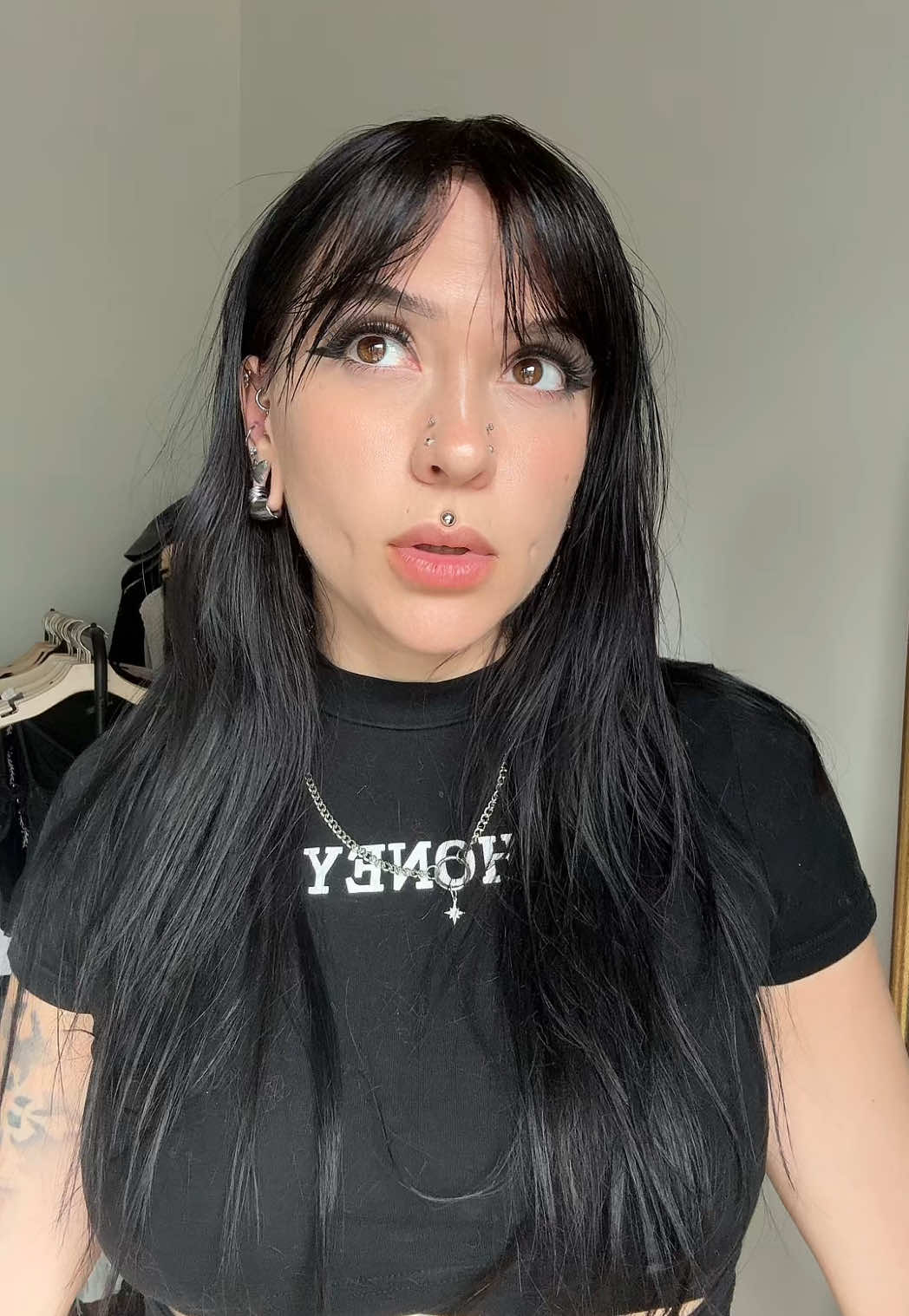 @Lunarfox_