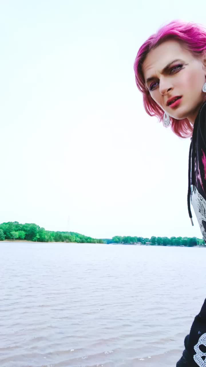@hisqueen